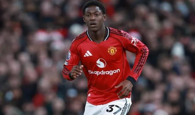 开云体育下载-英媒：梅努新合同周薪达到六位数，相当于其现有收入的四倍